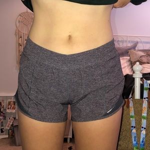 Lululemon Hotty Hot Short 2.5”